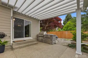 Outdoor, built in grill station