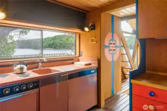 Pod kitchenette.