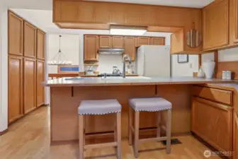 Kitchen breakfast bar.