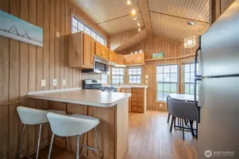 Kitchen bar and table seat 6