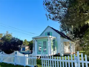 Welcome to Boxwood cottage!