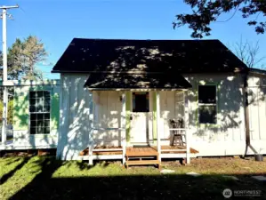 Side entry door with new deck!
