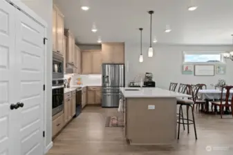 Under Cabinet and Pendant Lighting, lg walk-in pantry