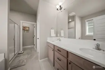 Fully tile floor, beautiful bright spa bathroom