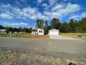 Picture from duplicate home and lot on Chris Rd