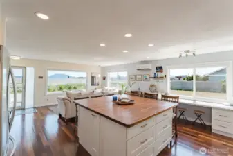 Large butcher block isalnd