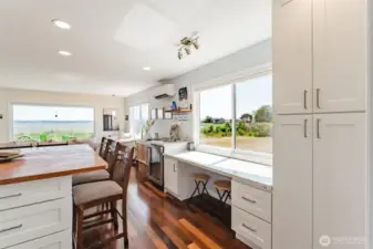Built in pantry and desk