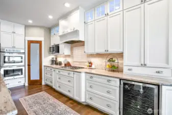 luxury kitchen features
