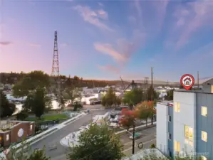 Directly across street from Fremont Canal Park & Burke Gilman Trail. Conveniently located steps from Fremont's 36th Street retail core, and a 1-3 min drive from Leary Way's breweries & restaurants