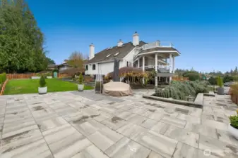 Not pictured: Another large tiled BBQ terrace by the basement entrance with custom built-in flower garden. And a third tiled terrace along the house by the side-door garage entry.