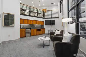 This common area in the North building is perfect for meetings or socializing with other owners in the complex.