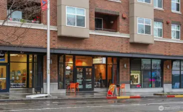 There are some wonderful shops located on the first floor of the two buildings. Wow! How convenient!