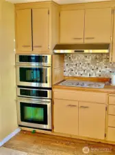 Kitchen also ready for some upgrading; appliances are there.