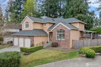 Welcome home to this fabulous location close to Microsoft & Grass Lawn Park