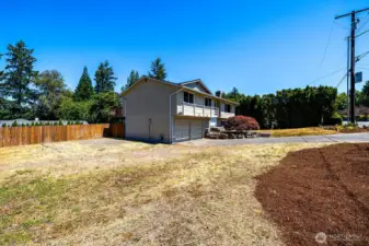 House built on front of lot
