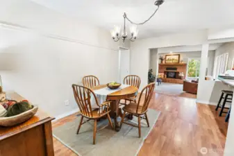 everyday dining off of kitchen by great room