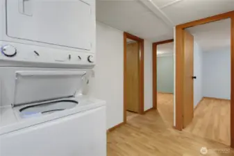 Washer and dryer stay too!