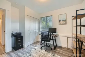 Bedroom 3 with high ceilings (Downstairs)