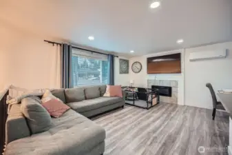 Livingroom upstairs.
