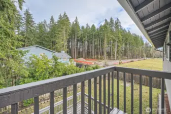 Outdoor Patio - upstairs.