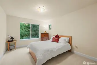 Nice sized bedroom