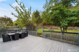Large deck outside, perfect for entertaining