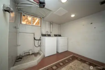 Lower level laundry
