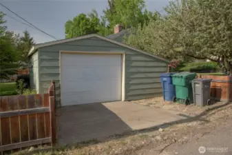 Detached garage off the alley