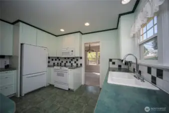 Full service kitchen