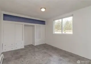 Second bedroom across from main bath. built-ins