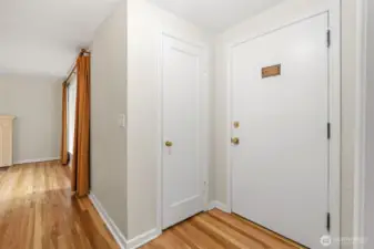 Entrance & coat closet