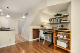 The living room also enjoys a sweet little nook which is perfect for a desk/organizing space. Do you work from home, or just need a place to set down your mail, keys and laptop?