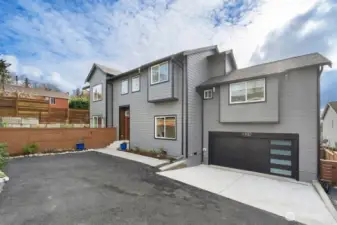 Convenient to neighborhood amenitites including parks, schools, Columbia City, food and transportation options!