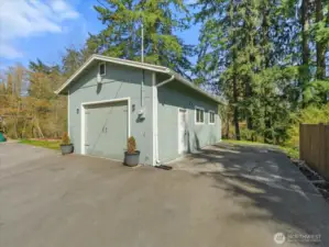 This garage is HUGE. Plenty of space for 2 cars. Park your boat or RV next to it as well!