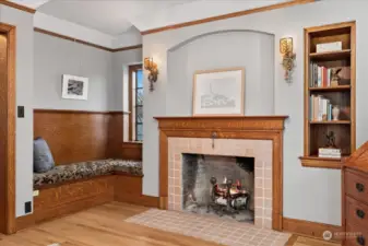 Primary suite - woodburning fireplace w/gas conversion in place