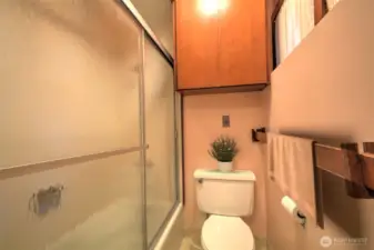 Downstairs Guest Bath conveniently next to the 2 Guest Bedrooms! Virtually Staged