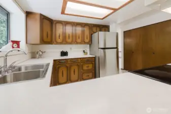 Large pantry closet adds plenty of storage possibilites!