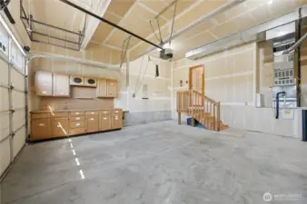 Large Garage with Cabinets