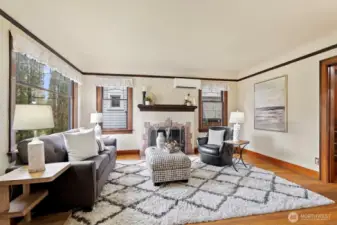 Sunlight pours in through abundant windows to highlight desirable details at every turn.