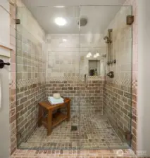 Ensuite shower.