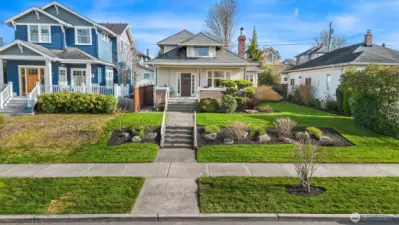 Spacious front yard and walking friendly neighborhood.