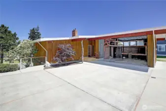 Tons of parking/RV parking.
