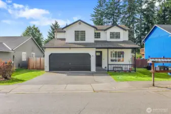 Welcome Home! Exterior freshly painted.