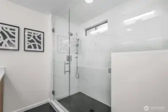 Owner en-suite bathroom