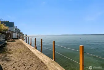 Quiet & peaceful waterfront