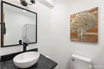 1/2 Bath / Laundry