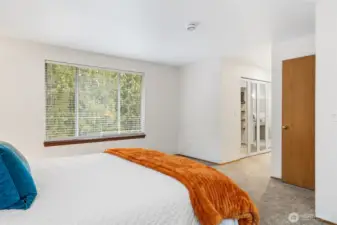 No backyard neighbor.