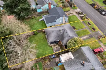 Lot lines are approximate... notice the raised bed gardens in the front yard