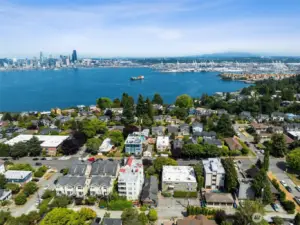 Downtown Seattle, just a footferry away!