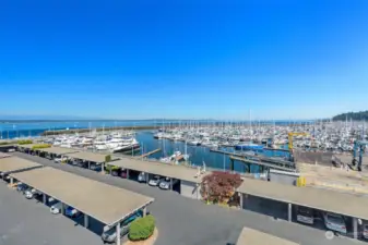 2 decks with vast and stunning 4-season views south to Discovery Park, west to the Olympics, and  north over the marina and all the way up to Whidbey and beyond!